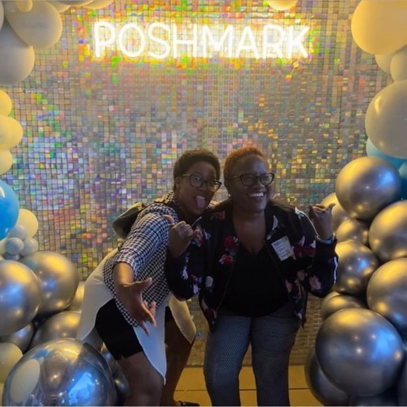 LIKE THIS NOTIFICATION FOR ACCESS TO MY CLOSET AND FOR MY UPCOMING SHOWS - Picture 4 of 7